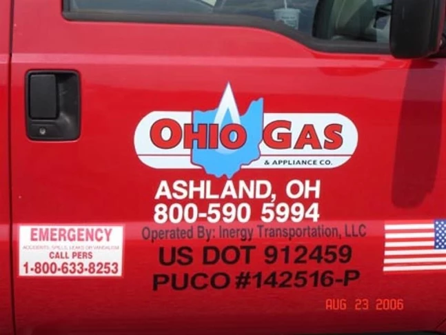 Custom vehicle graphic labelling and decals